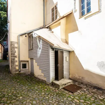 アパート 15th Century Flat With Parking, High Ceilings