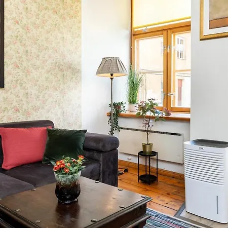 アパート 15th Century Flat With Parking, High Ceilings *