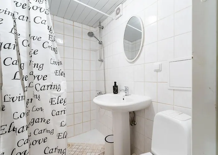 15th Century Flat With Parking, High Ceilings