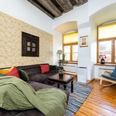 Apartman 15th Century Flat With Parking, High Ceilings Tallinn